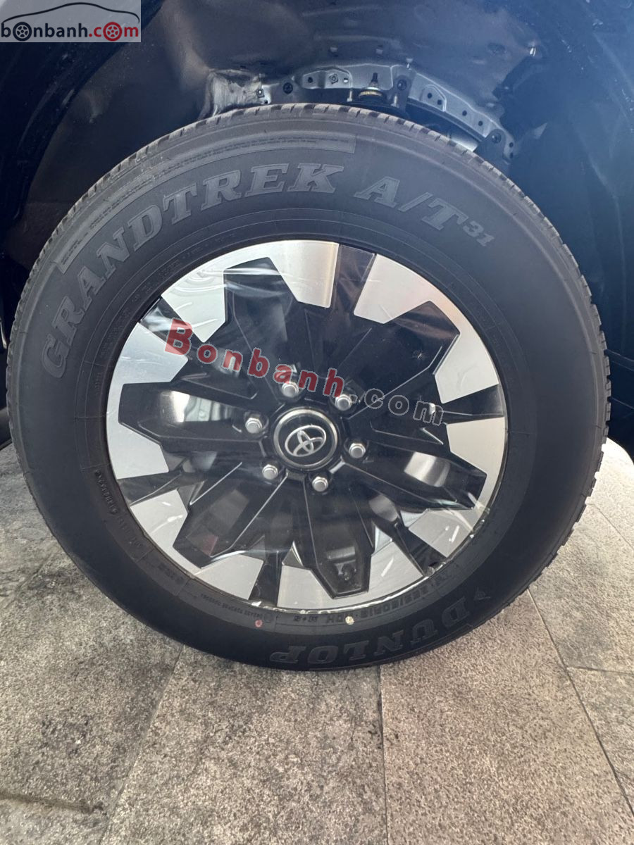 Bán ô tô Toyota Hilux Trailhunter 2.8L 4x4 AT - 2026 - xe mới