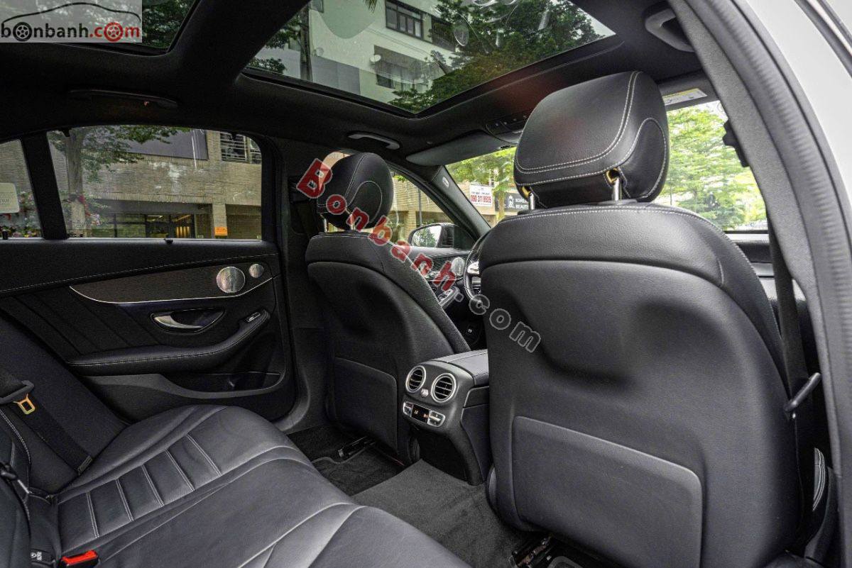 Bán ô tô Mercedes Benz C class C300 AMG - 2021 - xe cũ