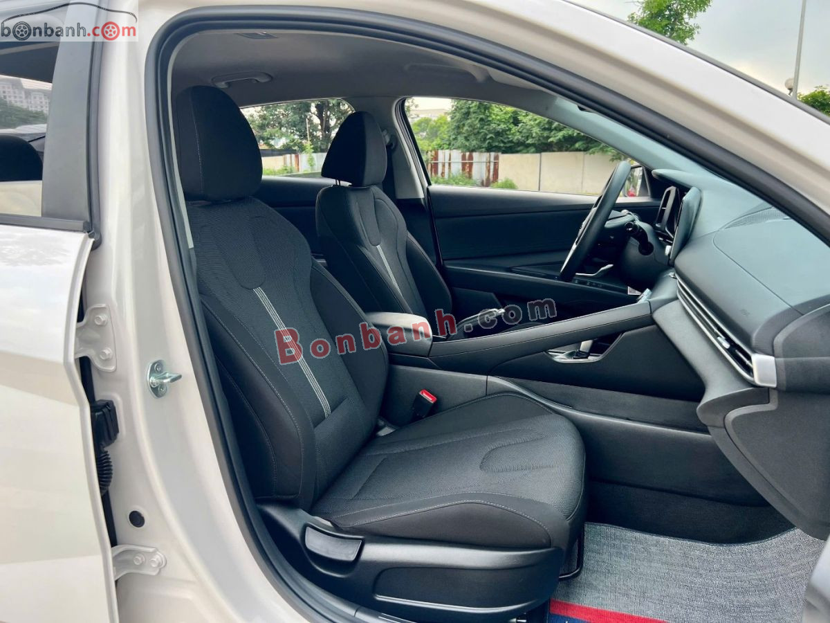 Bán ô tô Hyundai Elantra 1.6 AT Tiêu chuẩn - 2024 - xe cũ