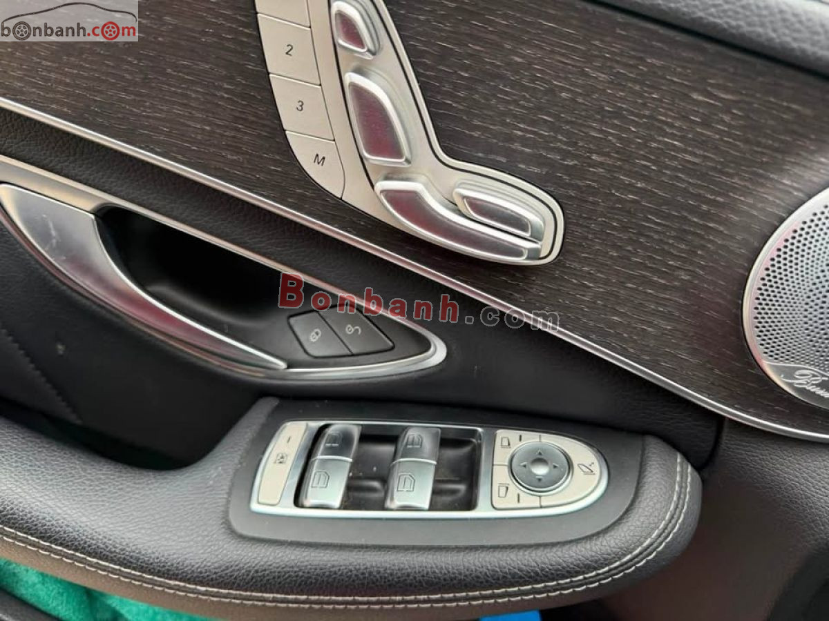 Bán ô tô Mercedes Benz C class C300 AMG - 2019 - xe cũ