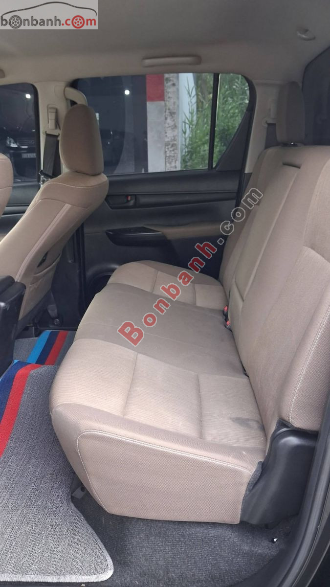 Bán ô tô Toyota Hilux 2.4E 4x2 AT - 2019 - xe cũ
