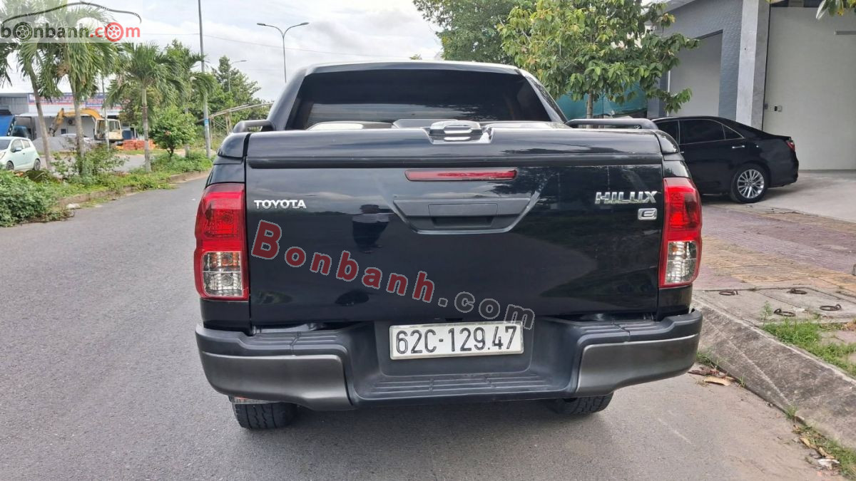 Bán ô tô Toyota Hilux 2.4E 4x2 AT - 2019 - xe cũ