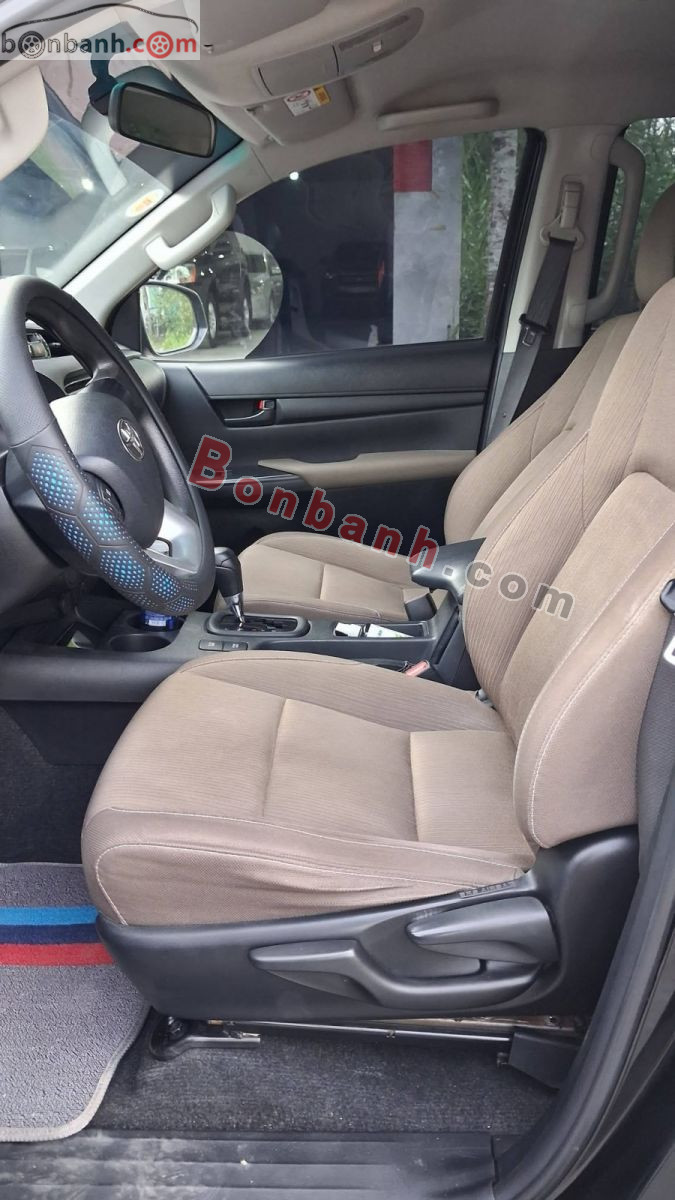 Bán ô tô Toyota Hilux 2.4E 4x2 AT - 2019 - xe cũ
