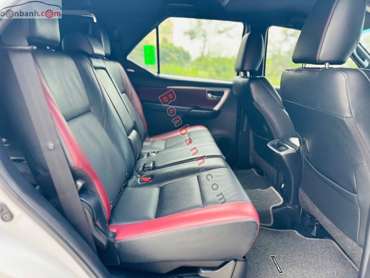 Bán ô tô Toyota Fortuner Legender 2.4L 4x2 AT - 2022 - xe cũ