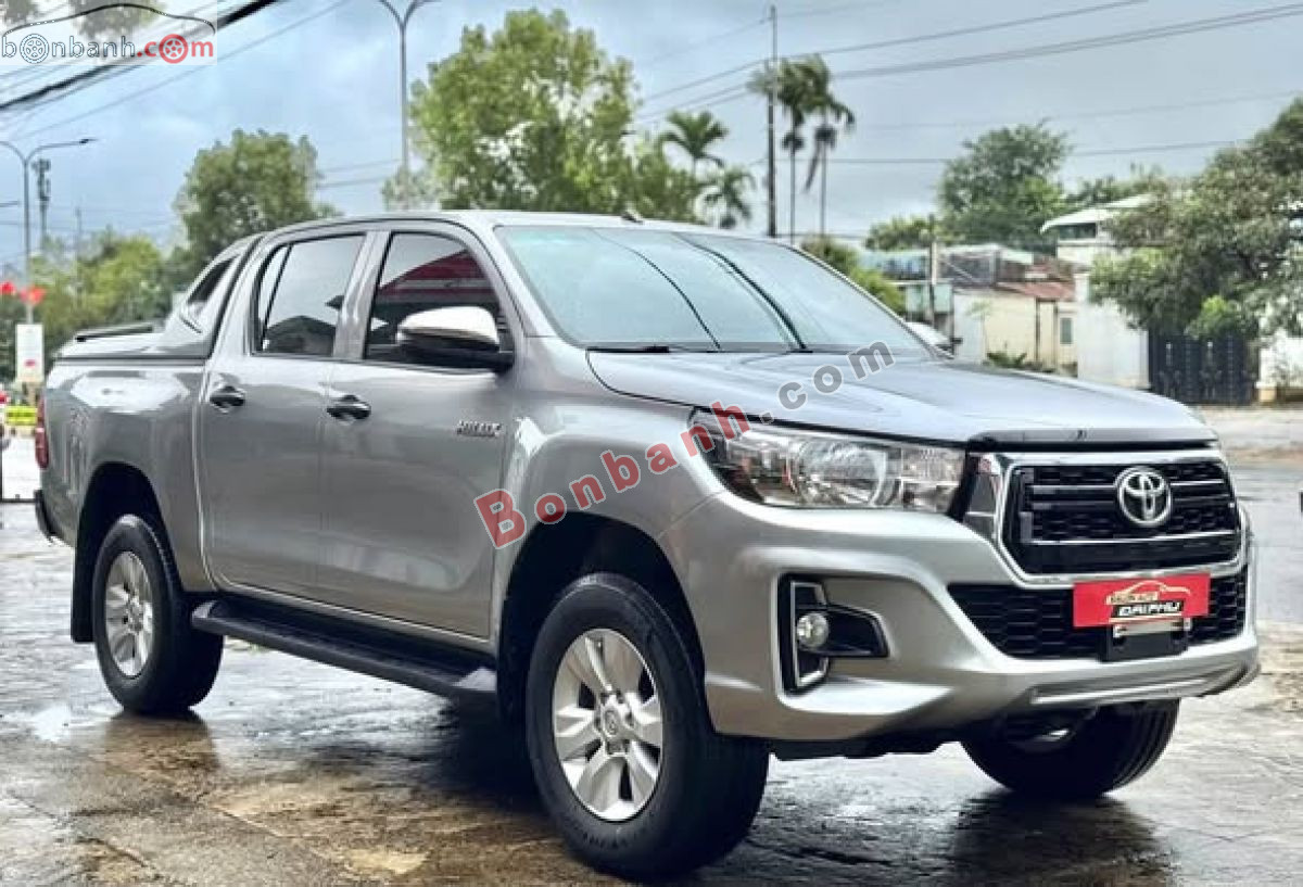 Bán ô tô Toyota Hilux 2.4E 4x2 AT - 2018 - xe cũ