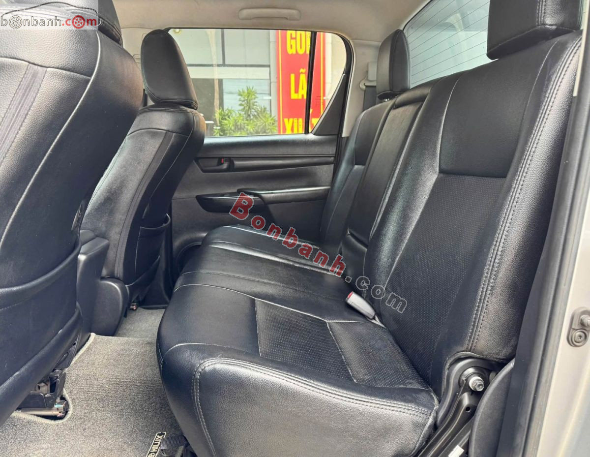 Bán ô tô Toyota Hilux 2.4E 4x2 AT - 2018 - xe cũ