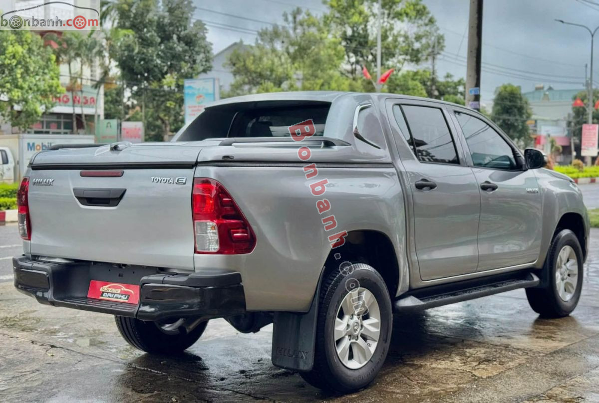 Bán ô tô Toyota Hilux 2.4E 4x2 AT - 2018 - xe cũ