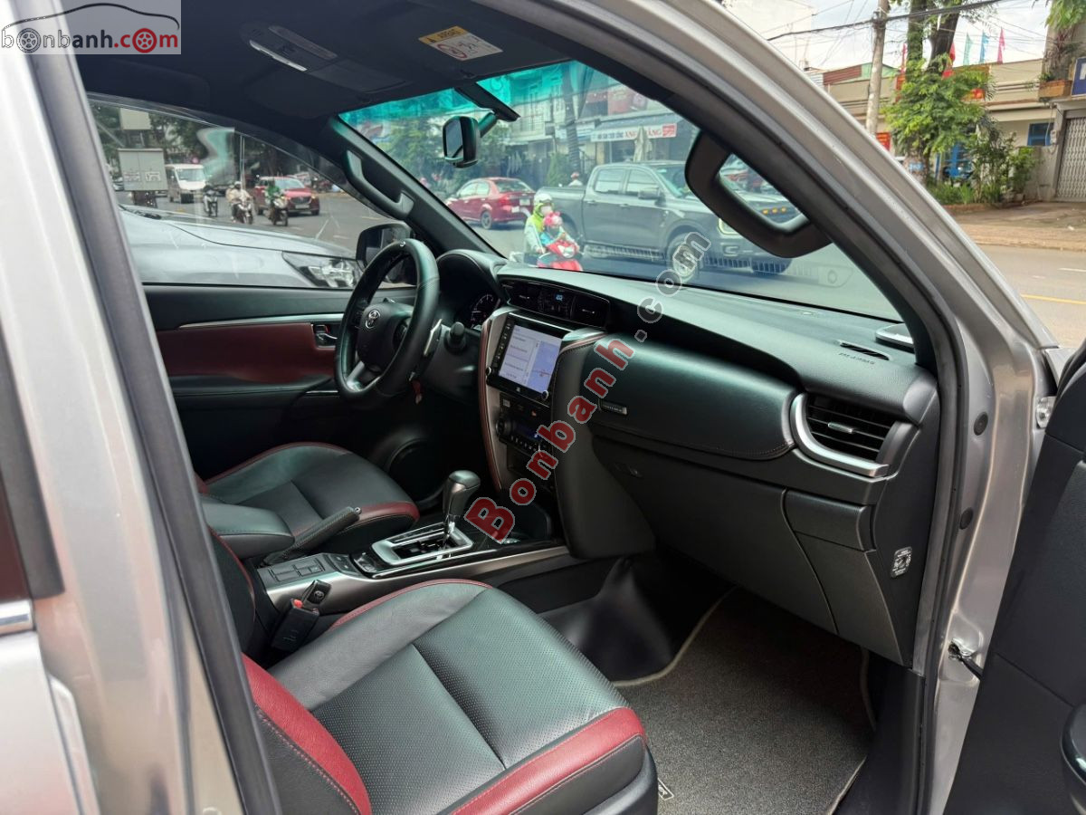 Bán ô tô Toyota Fortuner Legender 2.4L 4x2 AT - 2022 - xe cũ