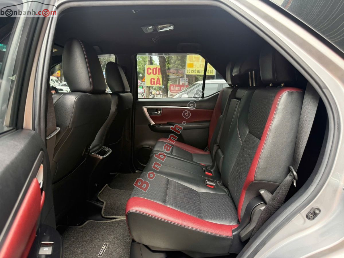 Bán ô tô Toyota Fortuner Legender 2.4L 4x2 AT - 2022 - xe cũ