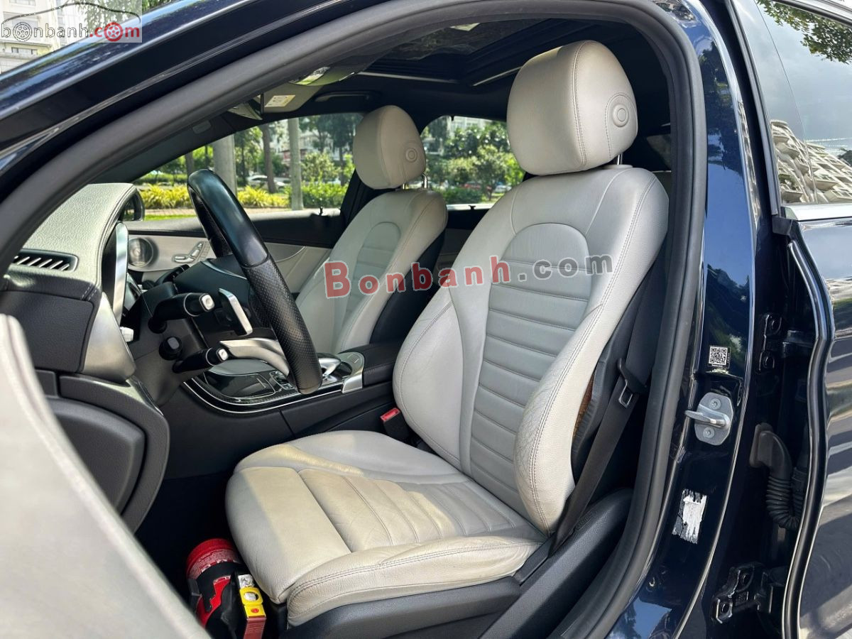 Bán ô tô Mercedes Benz C class C300 AMG - 2017 - xe cũ