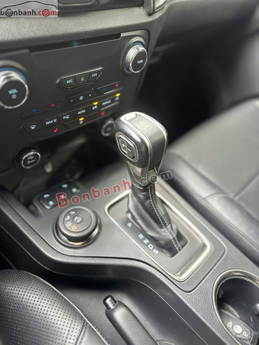 Bán ô tô Ford Everest Titanium 2.0L 4x4 AT - 2019 - xe cũ