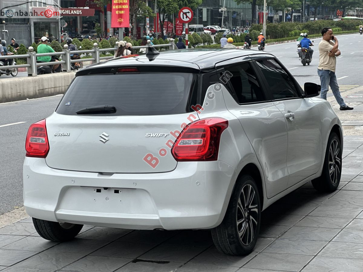 Bán ô tô Suzuki Swift GLX 1.2 AT - 2021 - xe cũ