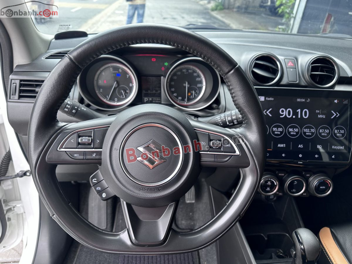 Bán ô tô Suzuki Swift GLX 1.2 AT - 2021 - xe cũ