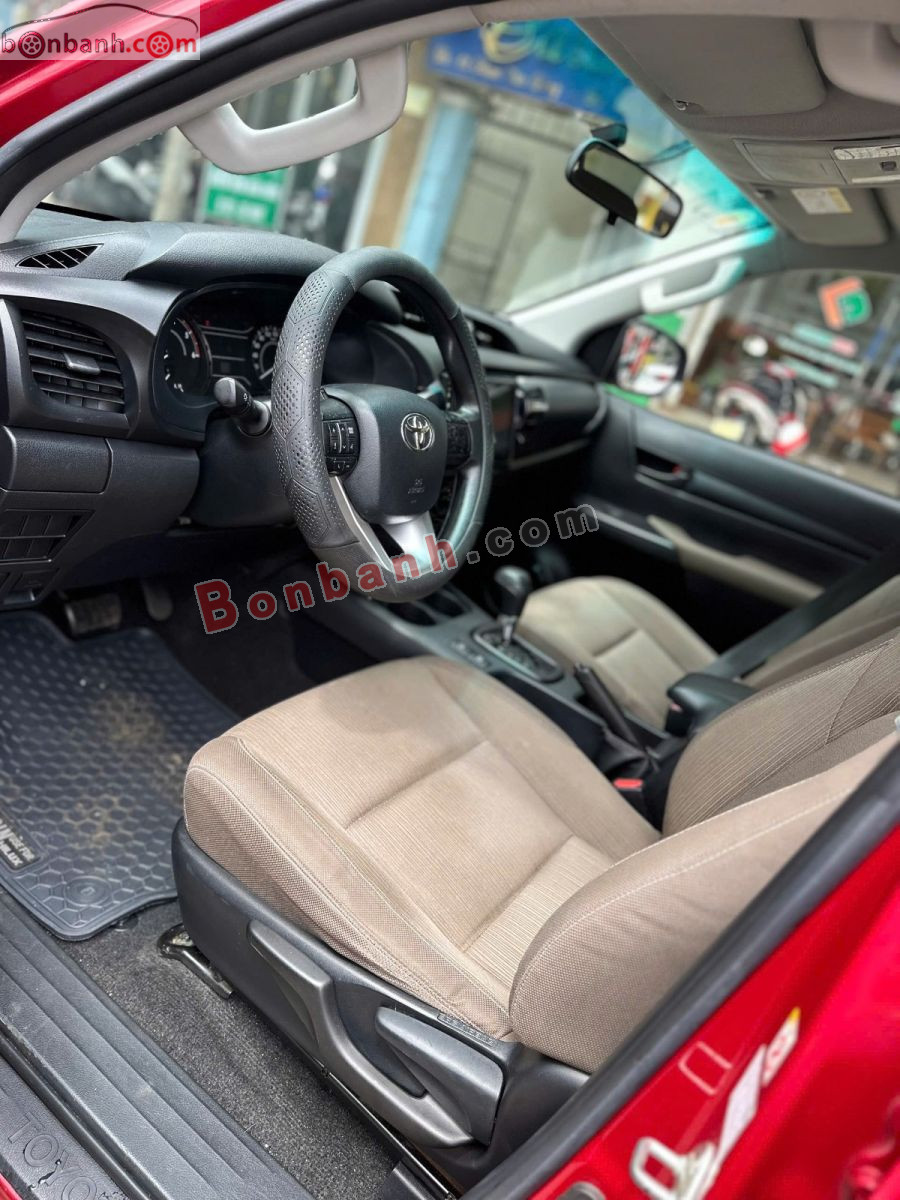 Bán ô tô Toyota Hilux 2.4E 4x2 AT - 2019 - xe cũ