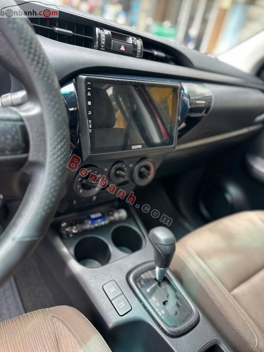 Bán ô tô Toyota Hilux 2.4E 4x2 AT - 2019 - xe cũ