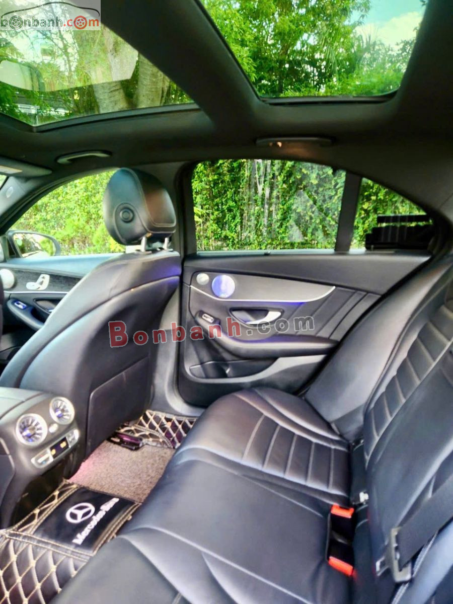 Bán ô tô Mercedes Benz C class C300 AMG - 2021 - xe cũ