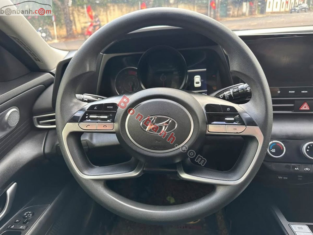 Bán ô tô Hyundai Elantra 1.6 AT Tiêu chuẩn - 2022 - xe cũ