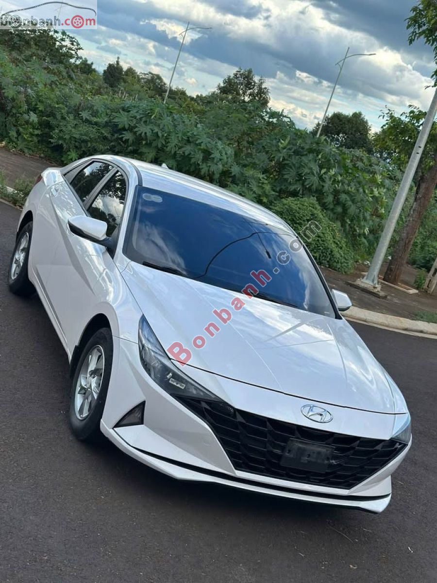 Bán ô tô Hyundai Elantra 1.6 AT Tiêu chuẩn - 2022 - xe cũ