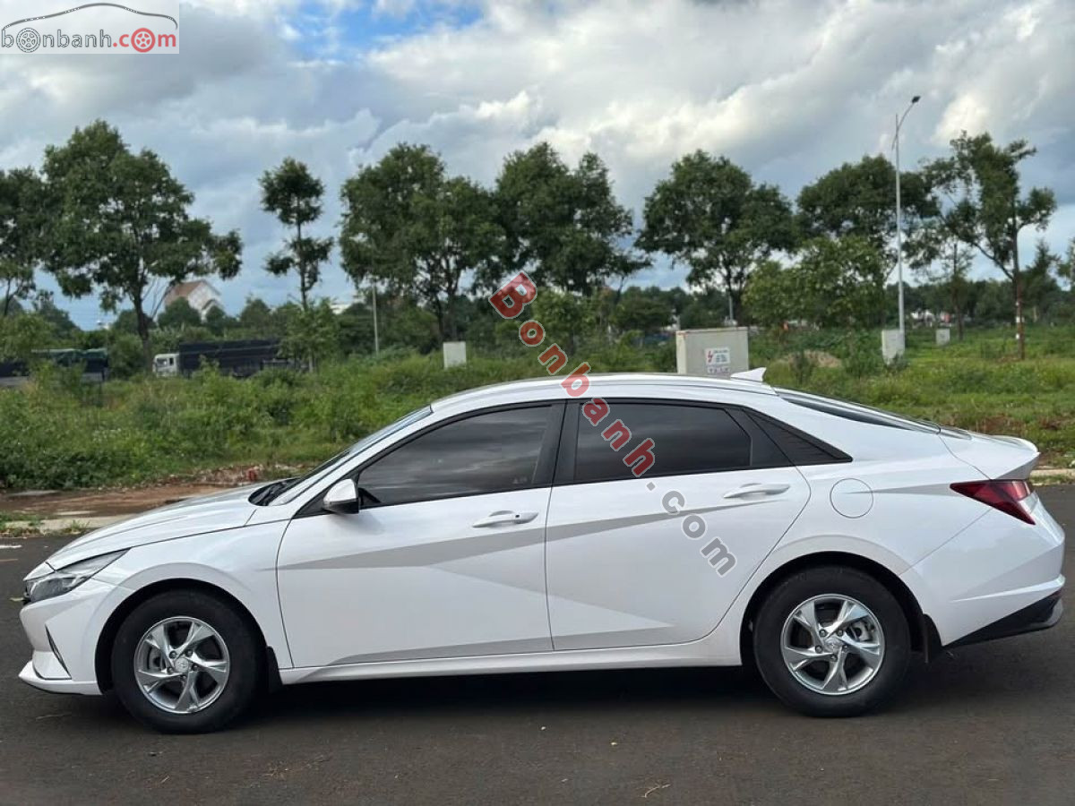 Bán ô tô Hyundai Elantra 1.6 AT Tiêu chuẩn - 2022 - xe cũ