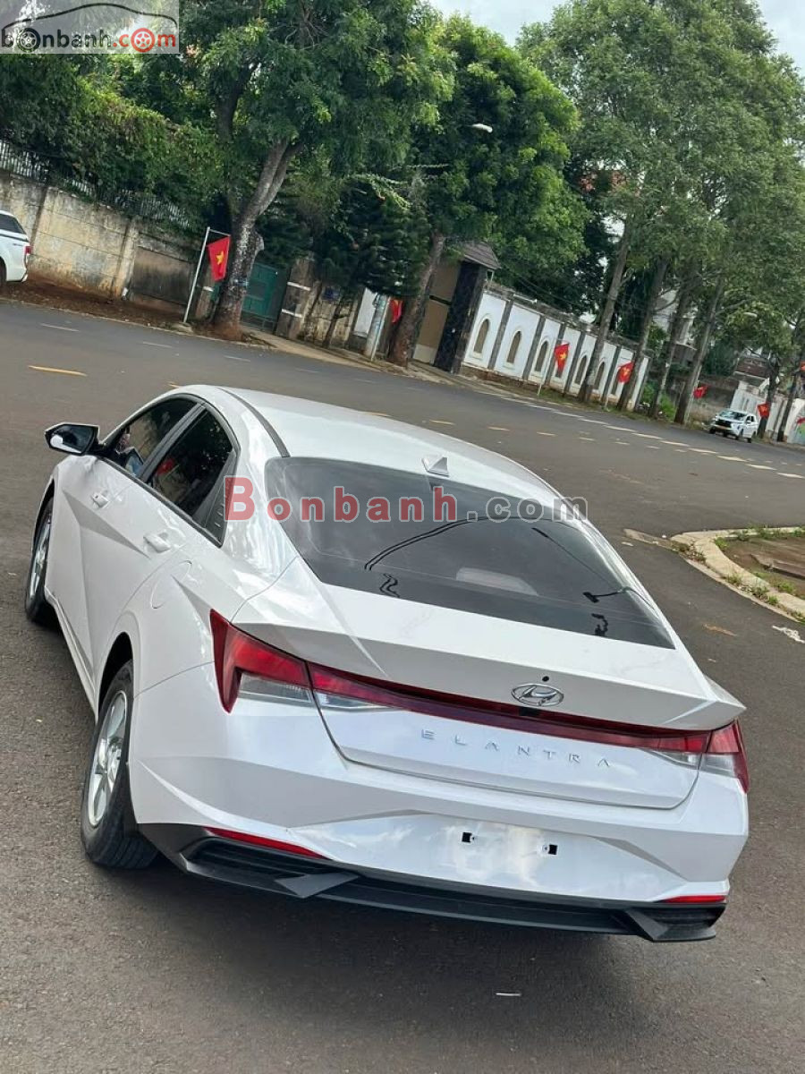 Bán ô tô Hyundai Elantra 1.6 AT Tiêu chuẩn - 2022 - xe cũ