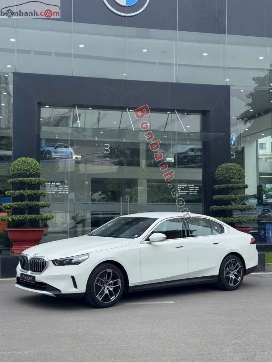 Bán ô tô BMW 5 Series 520i Premium - 2026 - xe mới
