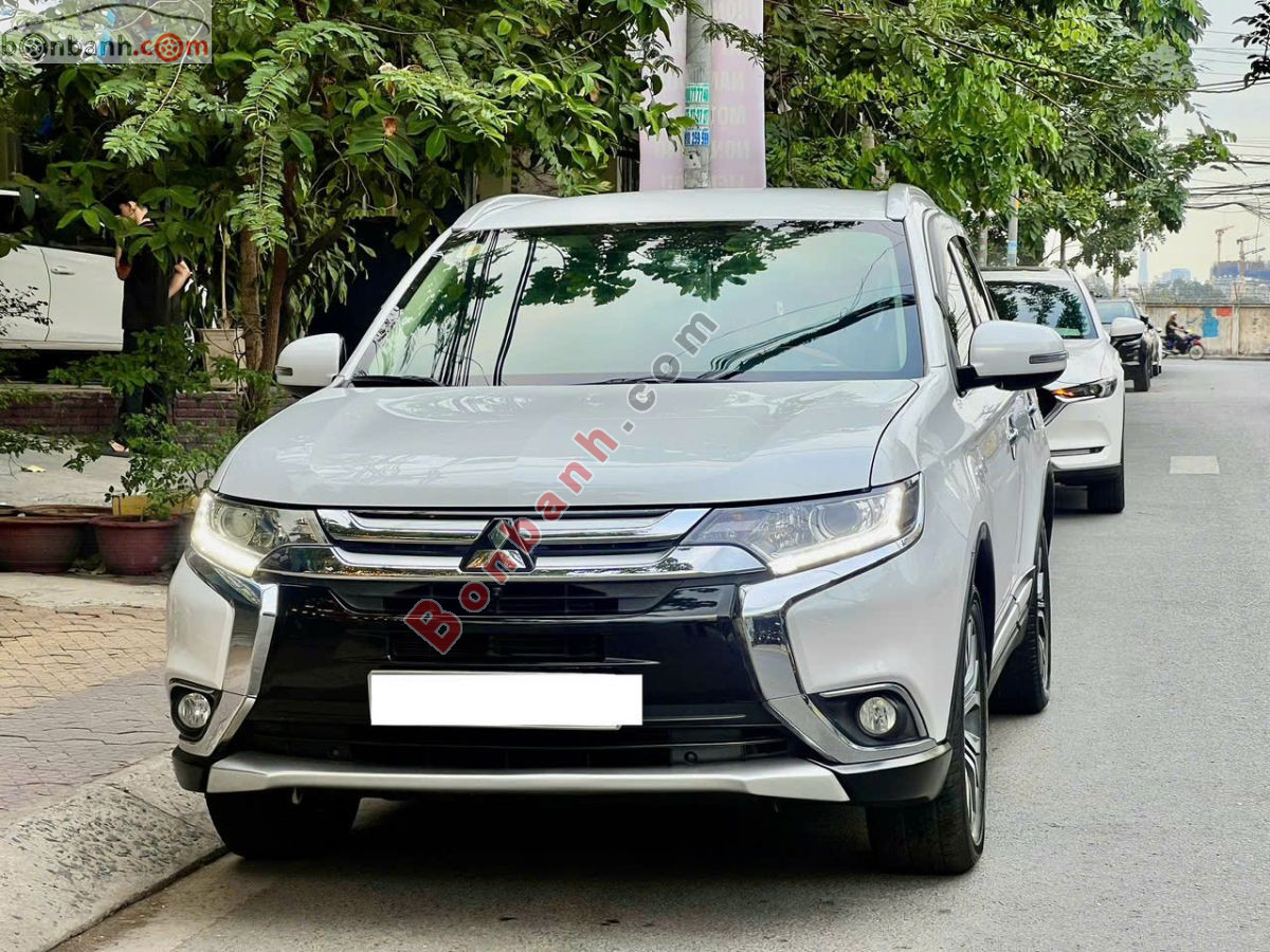 Bán ô tô Mitsubishi Outlander 2.0 CVT - 2018 - xe cũ