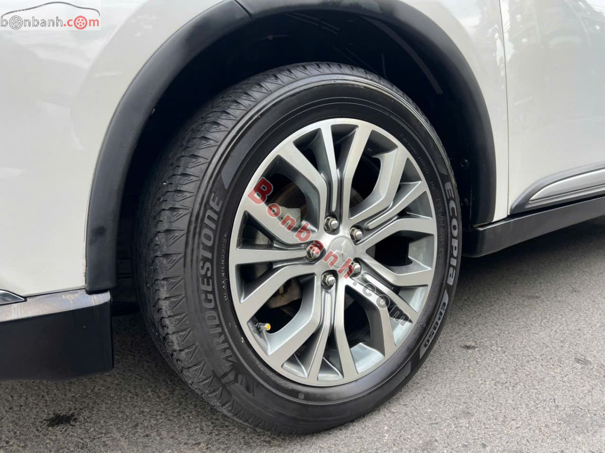 Bán ô tô Mitsubishi Outlander 2.0 CVT - 2018 - xe cũ
