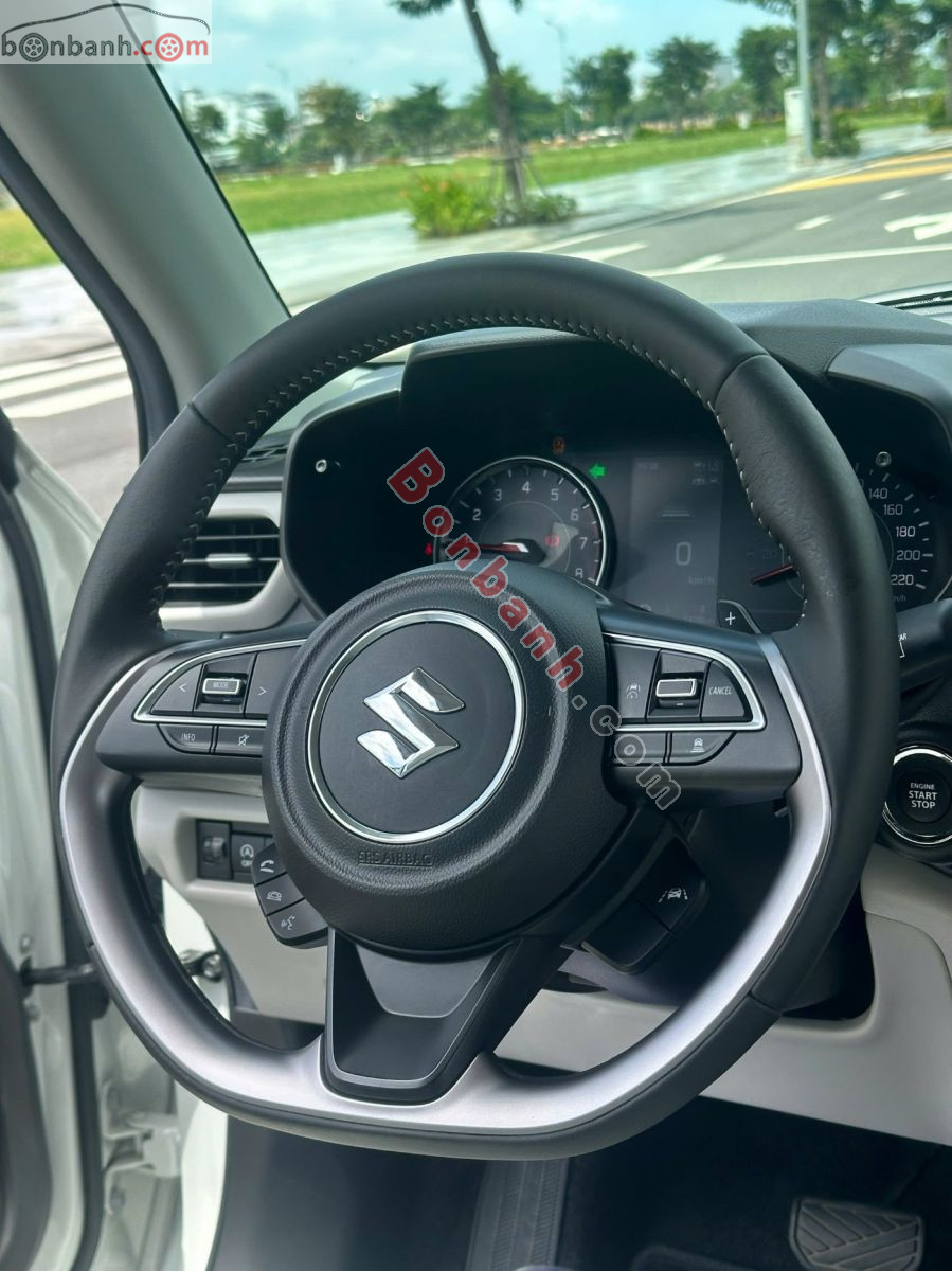 Bán ô tô Suzuki Swift 1.2 AT - 2025 - xe cũ