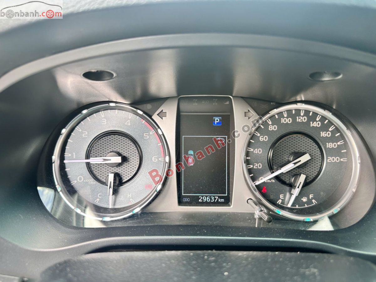 Bán ô tô Toyota Hilux 2.4L 4x2 AT - 2024 - xe cũ