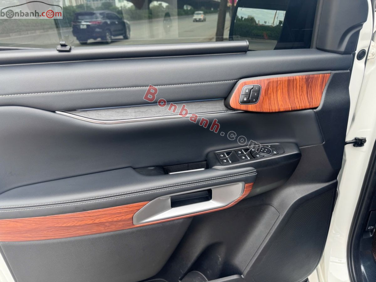 Bán ô tô Ford Everest Platinum 2.0L 4x4 AT - 2025 - xe cũ