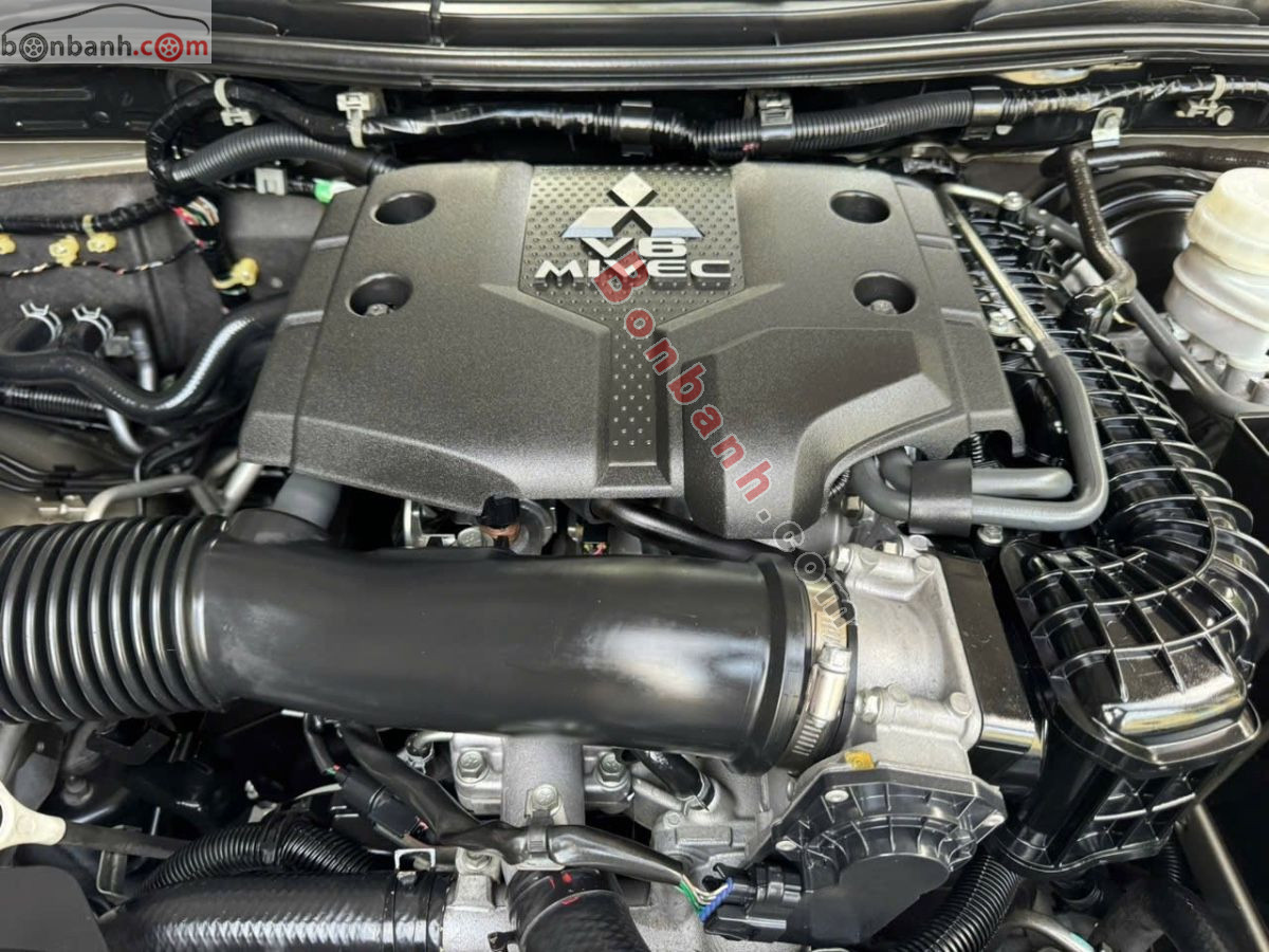 Bán ô tô Mitsubishi Pajero Sport G 4x2 AT - 2015 - xe cũ