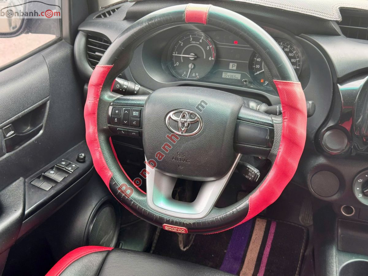 Bán ô tô Toyota Hilux 2.4E 4x2 AT - 2018 - xe cũ