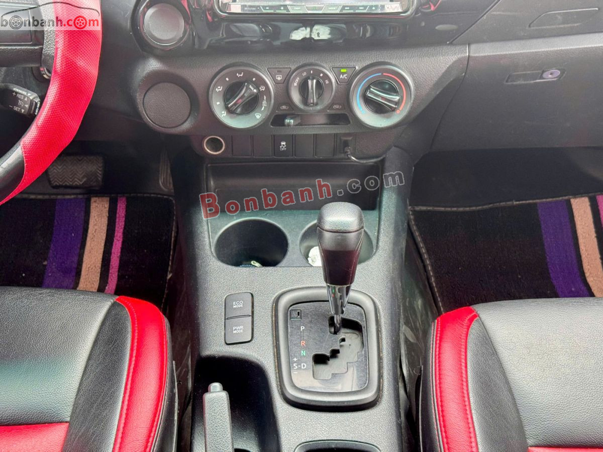 Bán ô tô Toyota Hilux 2.4E 4x2 AT - 2018 - xe cũ