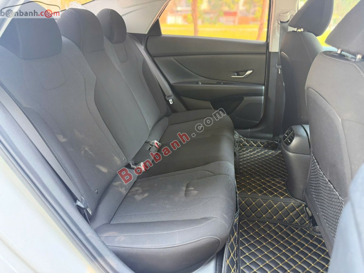 Bán ô tô Hyundai Elantra 1.6 AT Tiêu chuẩn - 2023 - xe cũ