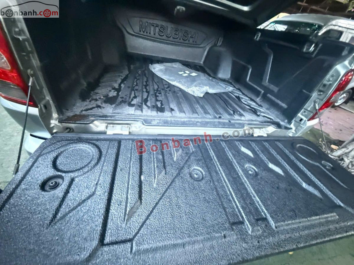 Bán ô tô Mitsubishi Triton 4x2 AT - 2016 - xe cũ