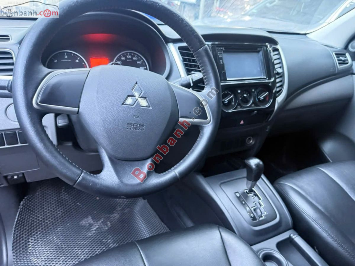 Bán ô tô Mitsubishi Triton 4x2 AT - 2016 - xe cũ