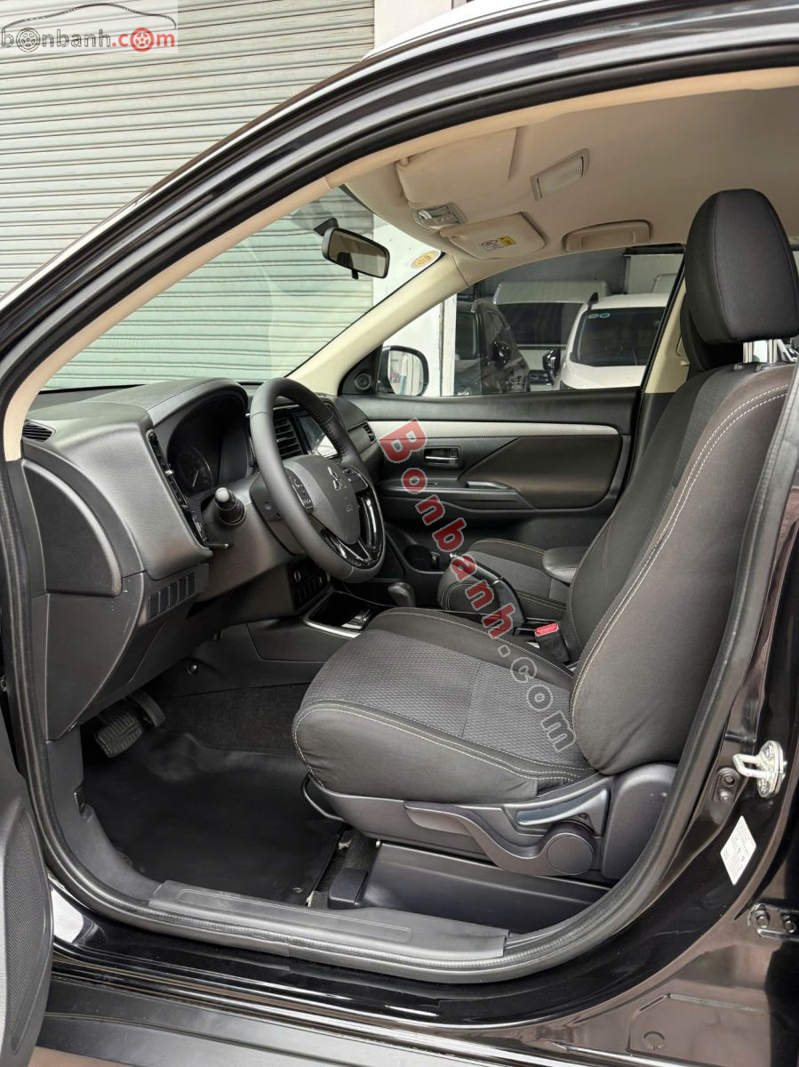 Bán ô tô Mitsubishi Outlander 2.0 CVT - 2019 - xe cũ