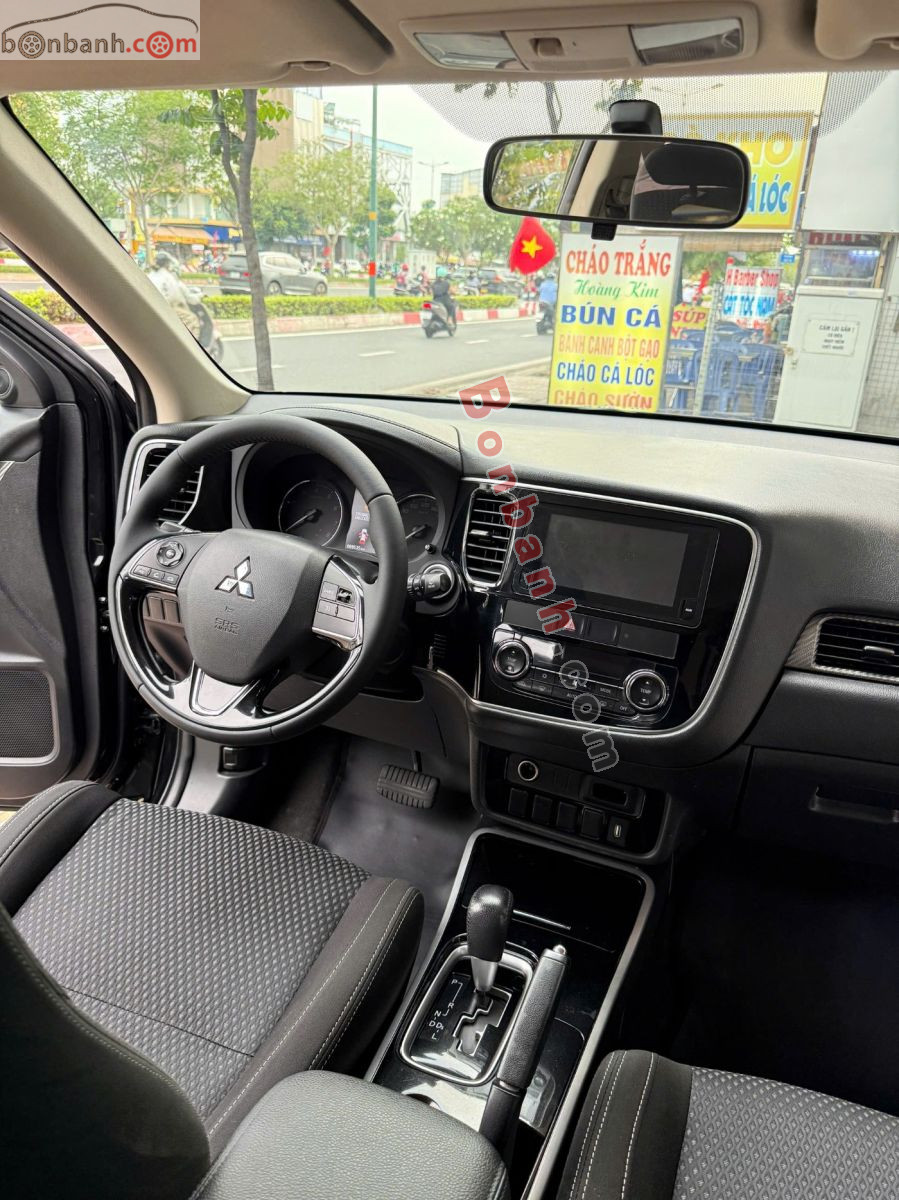 Bán ô tô Mitsubishi Outlander 2.0 CVT - 2019 - xe cũ