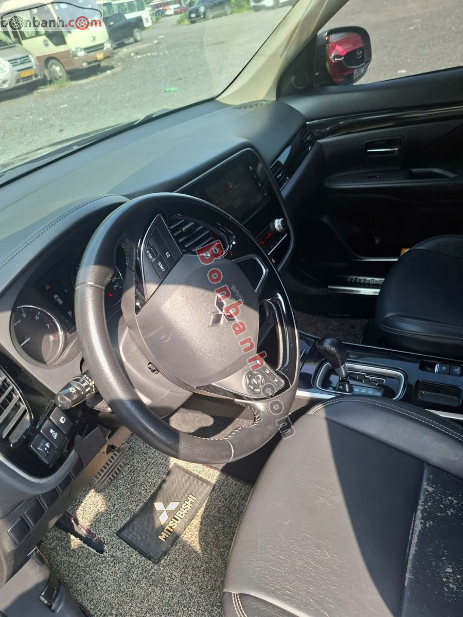 Bán ô tô Mitsubishi Outlander 2.0 CVT - 2020 - xe cũ