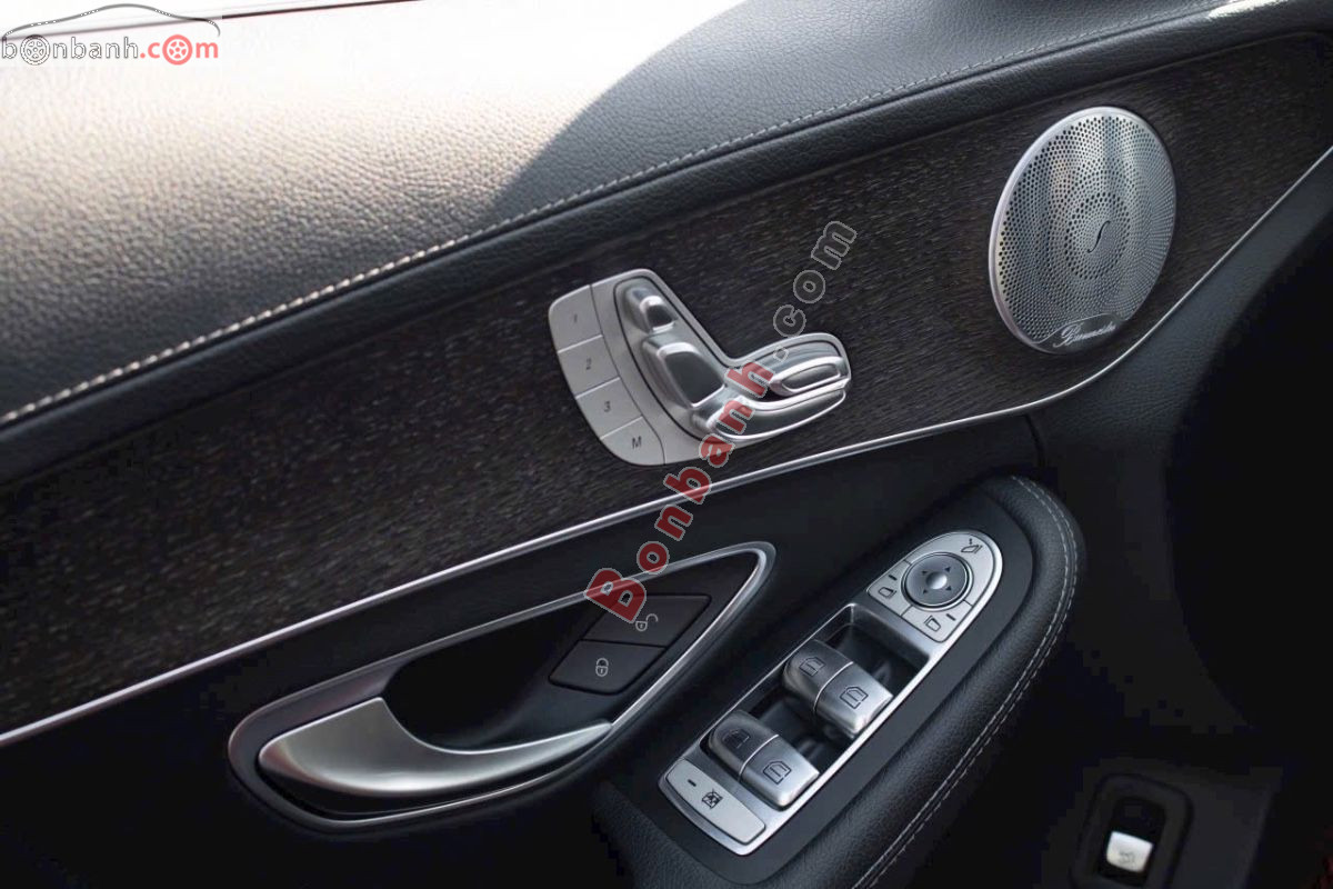 Bán ô tô Mercedes Benz C class C300 AMG - 2019 - xe cũ