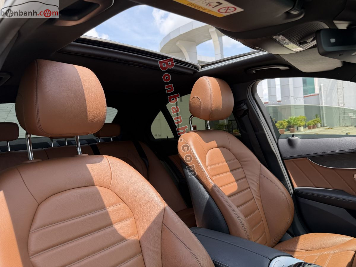 Bán ô tô Mercedes Benz C class C300 AMG - 2019 - xe cũ