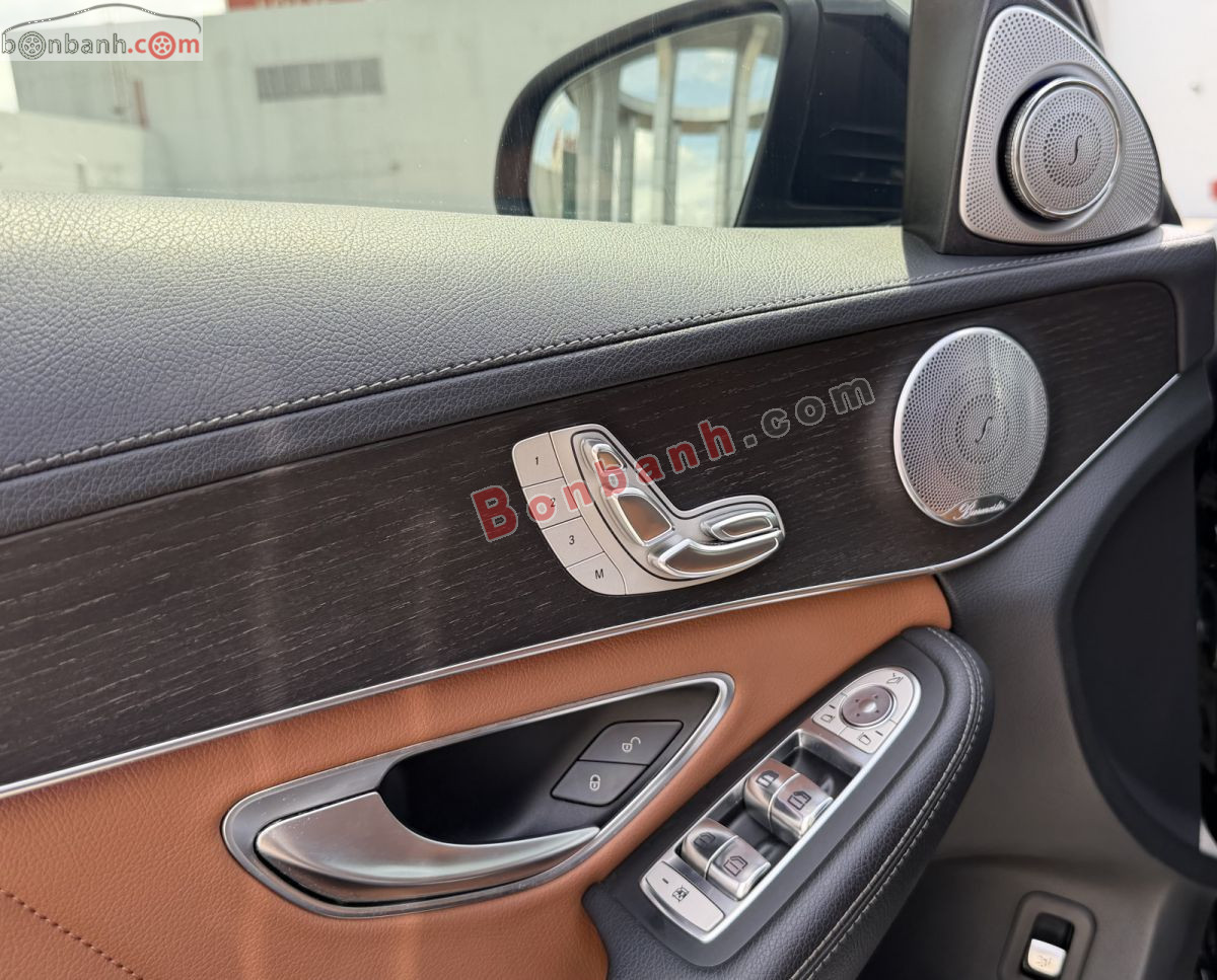 Bán ô tô Mercedes Benz C class C300 AMG - 2019 - xe cũ