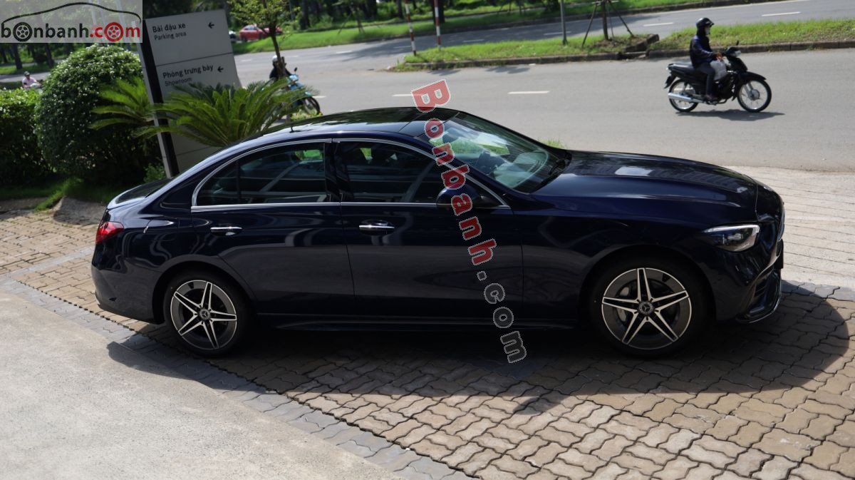 Bán ô tô Mercedes Benz C class C300 AMG - 2023 - xe cũ