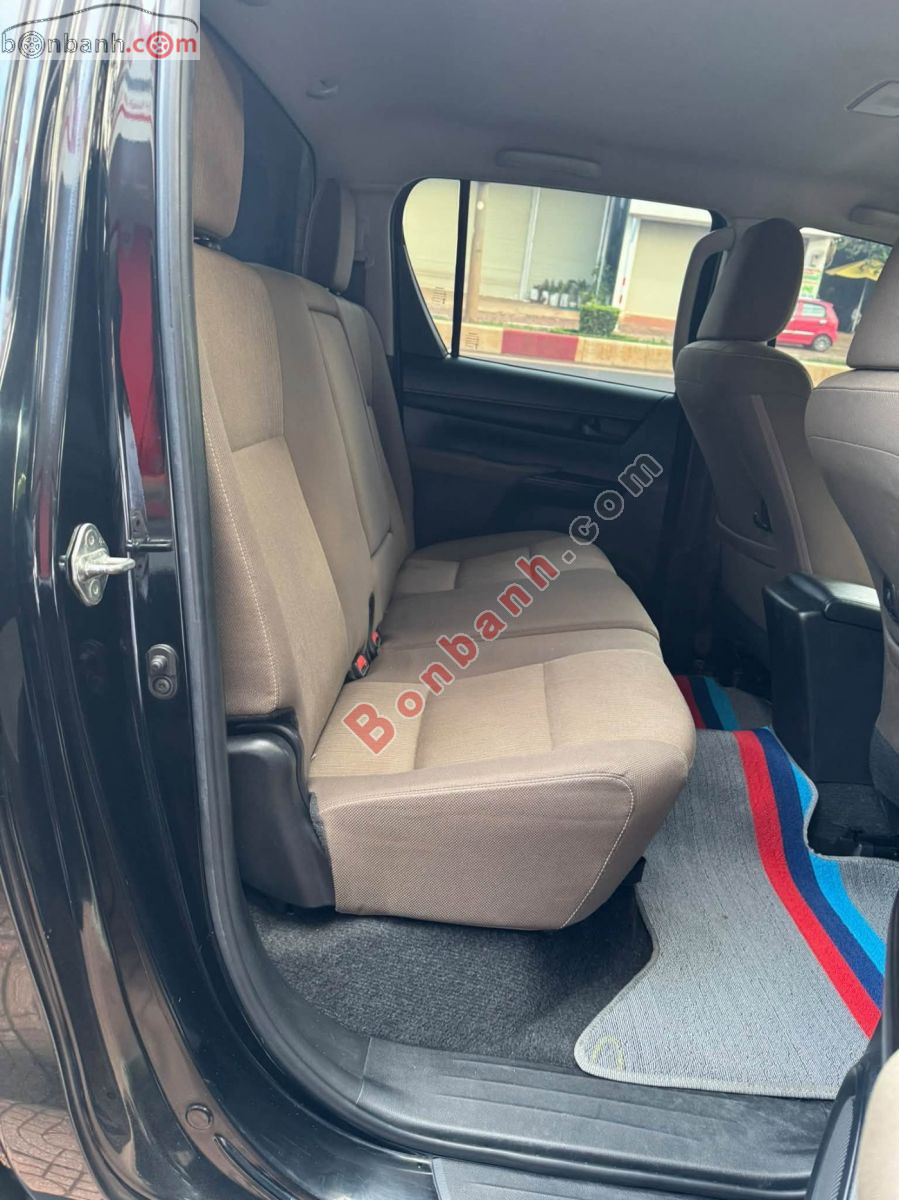 Bán ô tô Toyota Hilux 2.4E 4x2 AT - 2019 - xe cũ