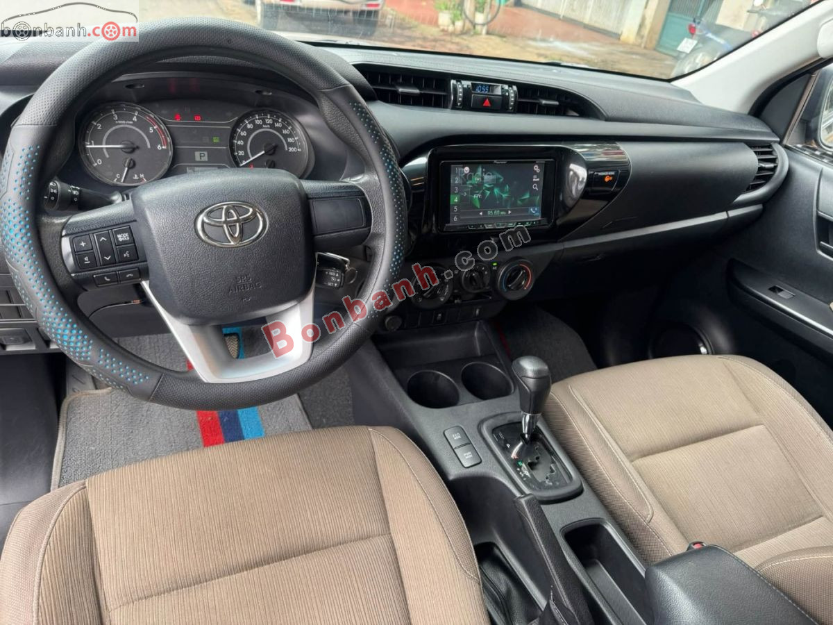 Bán ô tô Toyota Hilux 2.4E 4x2 AT - 2019 - xe cũ