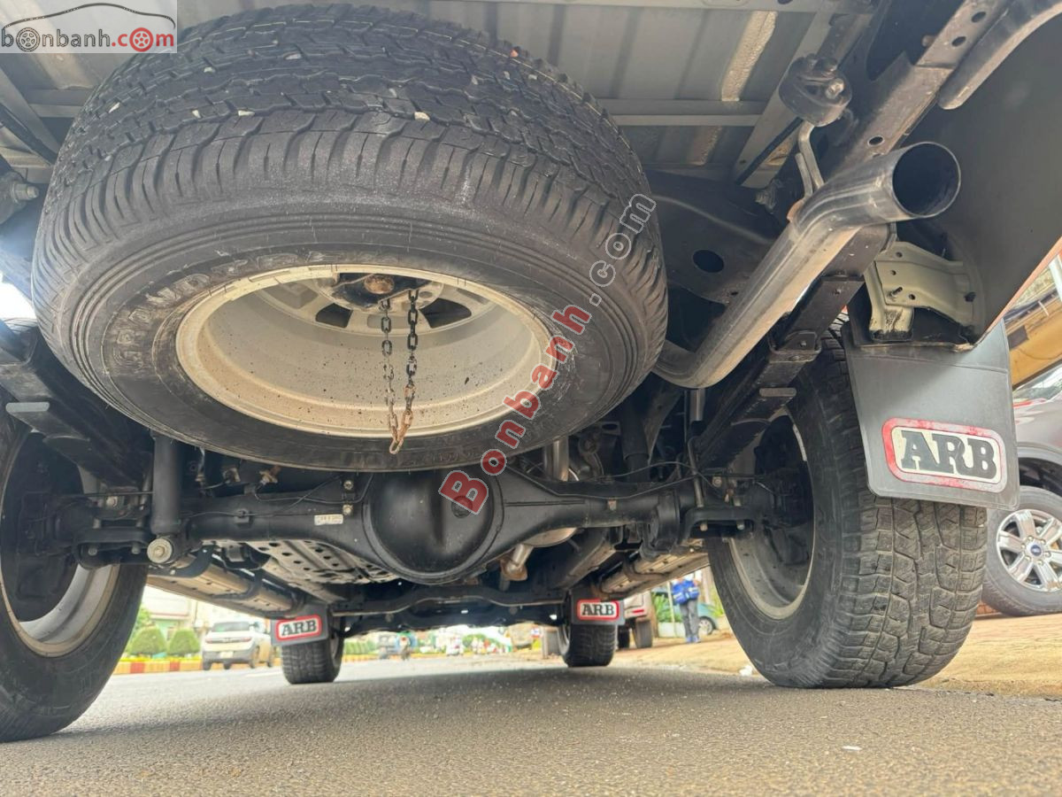 Bán ô tô Toyota Hilux 2.4E 4x2 AT - 2019 - xe cũ