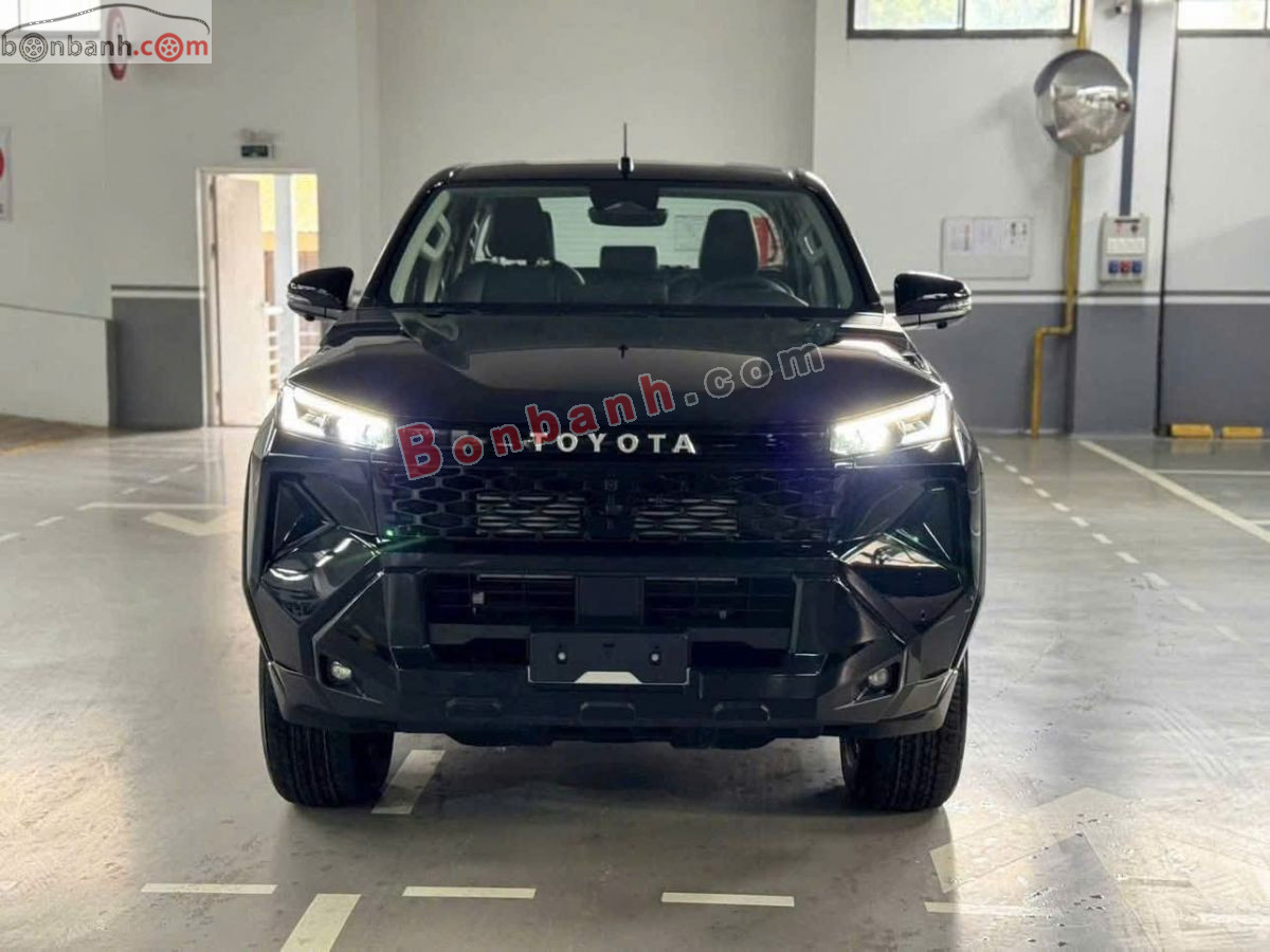 Bán ô tô Toyota Hilux Trailhunter 2.8L 4x4 AT - 2026 - xe mới