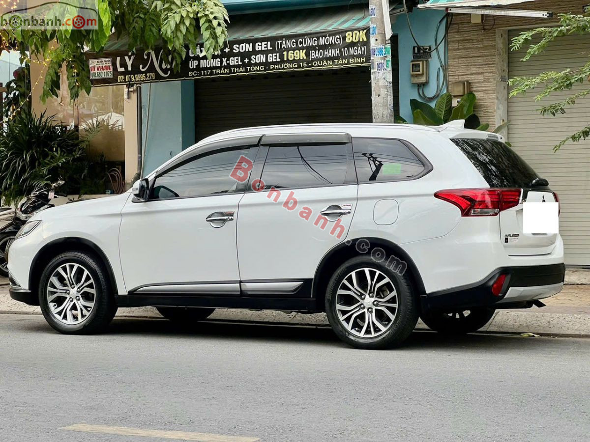 Bán ô tô Mitsubishi Outlander 2.0 CVT - 2018 - xe cũ