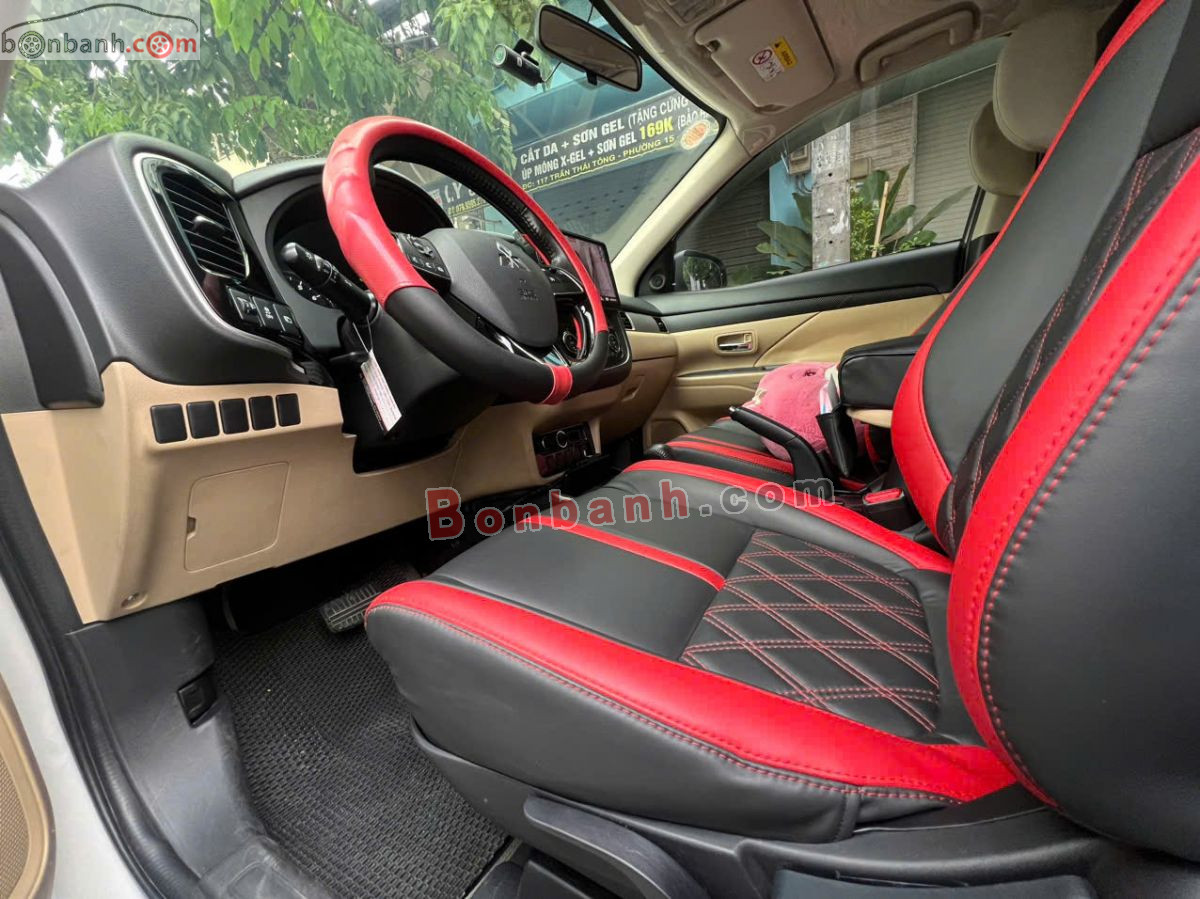 Bán ô tô Mitsubishi Outlander 2.0 CVT - 2018 - xe cũ