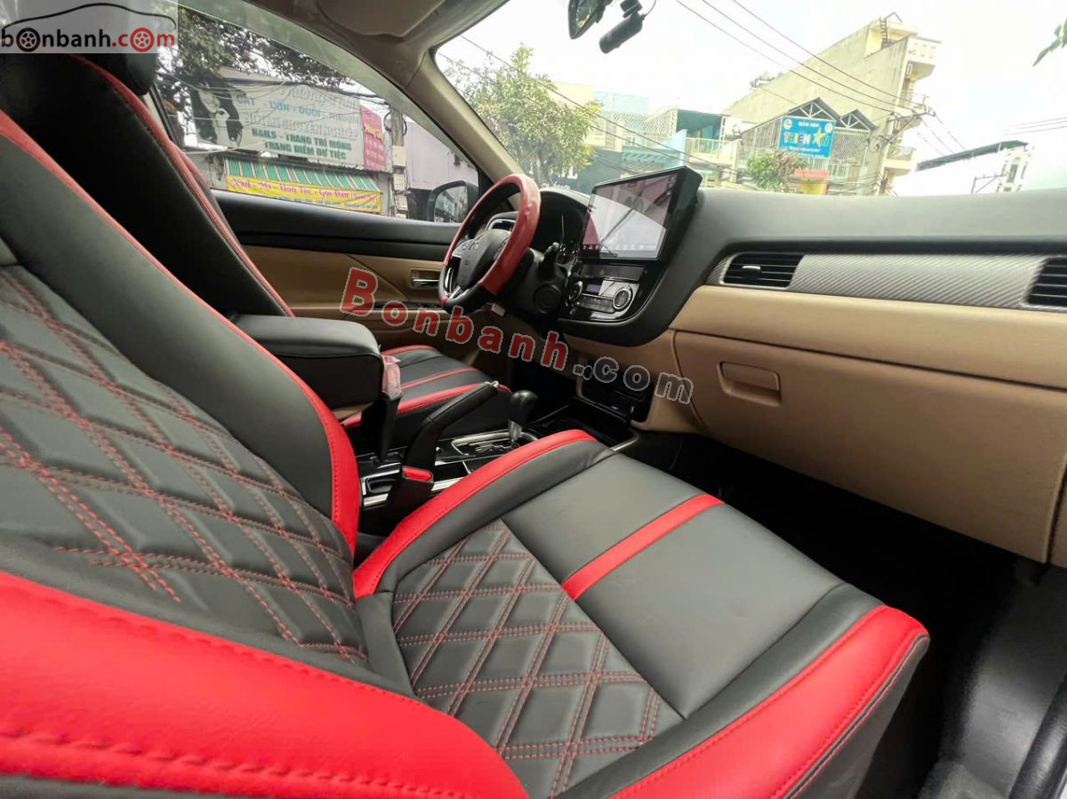 Bán ô tô Mitsubishi Outlander 2.0 CVT - 2018 - xe cũ